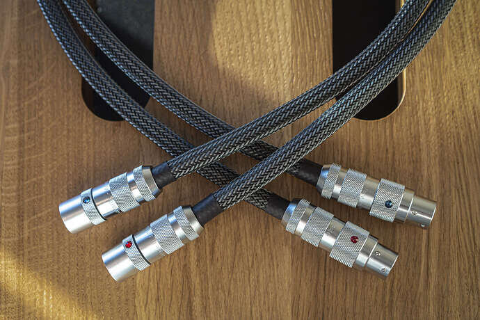 Monster Cable M2000 Sigma с Oyaide FOCUS 1