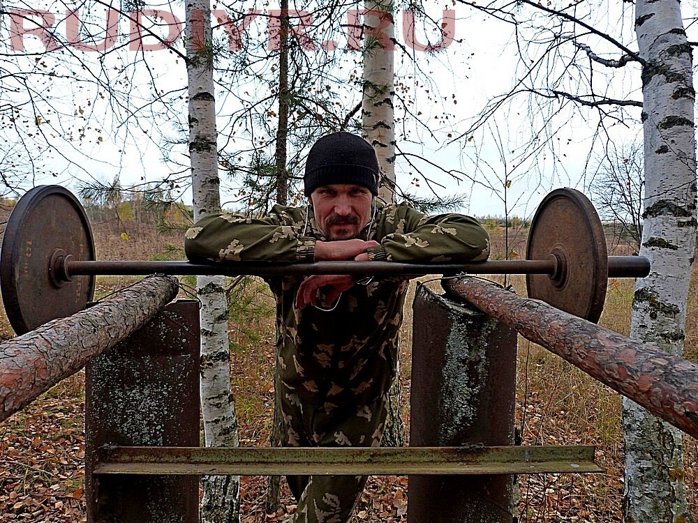 Мои тренировки в деревне осенью 2018-го. Штанга самодельная