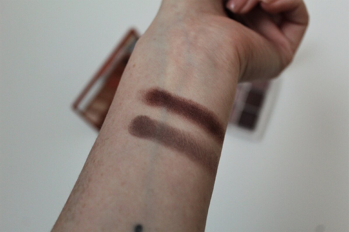 1 полоска - Urban Decay, вторая - Dior Backstage