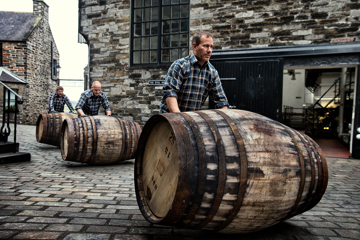 Винокурня Highland Park. Винокурня виски в Шотландии. Винокурни Шотландии. Вискикурня Whisky Distillery.