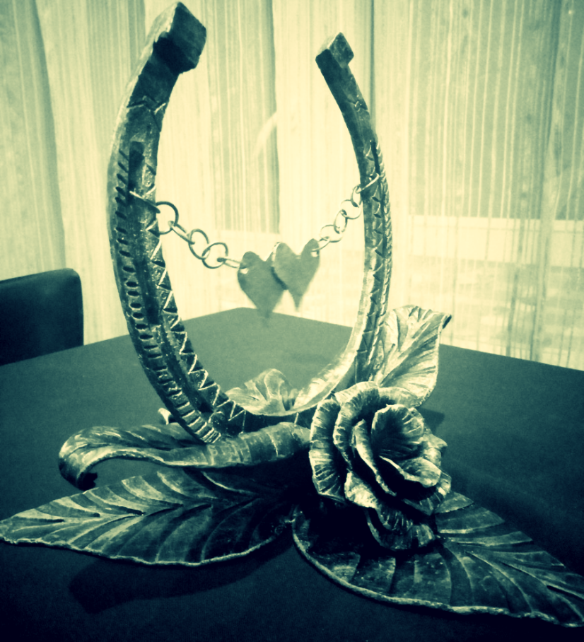 Стильная подкова.