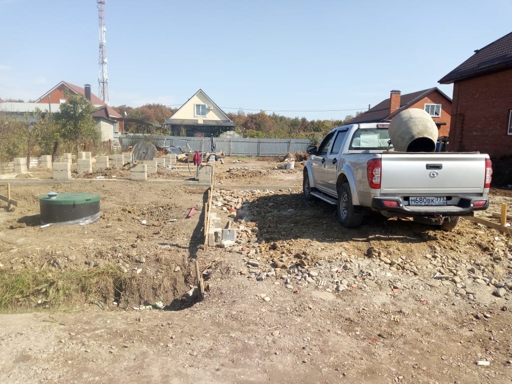 Вот так выглядел мой заезд после отсыпки гравием