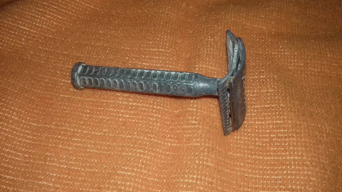 Старая бритва деда