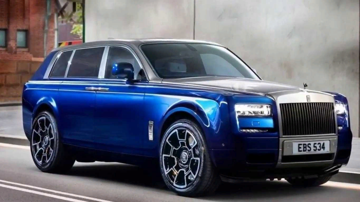 Жёлтый Rolls-Royce с своей личной парковкой в жёлтый цвет