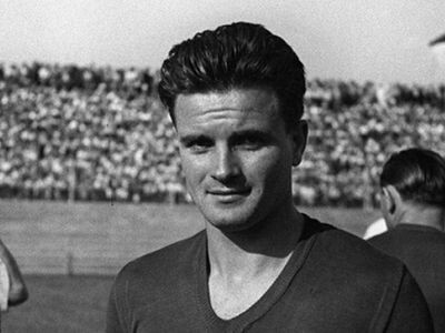 Деак до сих пор удерживает рекорд по голам за сезон – 66 мячей. Фото: football-the-story.com