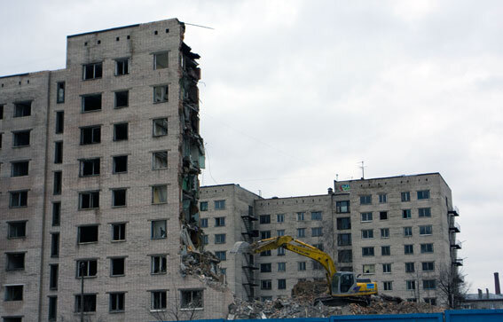 Снос здания.