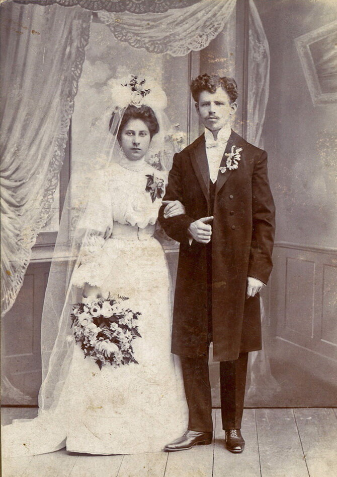 Новобрачные. Источник: mtdata.ru