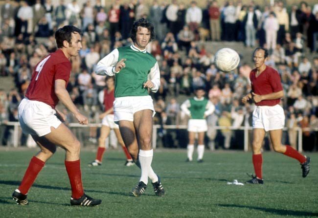 Гус Хиддинк родился в небольшом голландском городке Варссевелд в обычной семье, где, кроме него, было пятеро детей, и, что интересно, все мальчики.