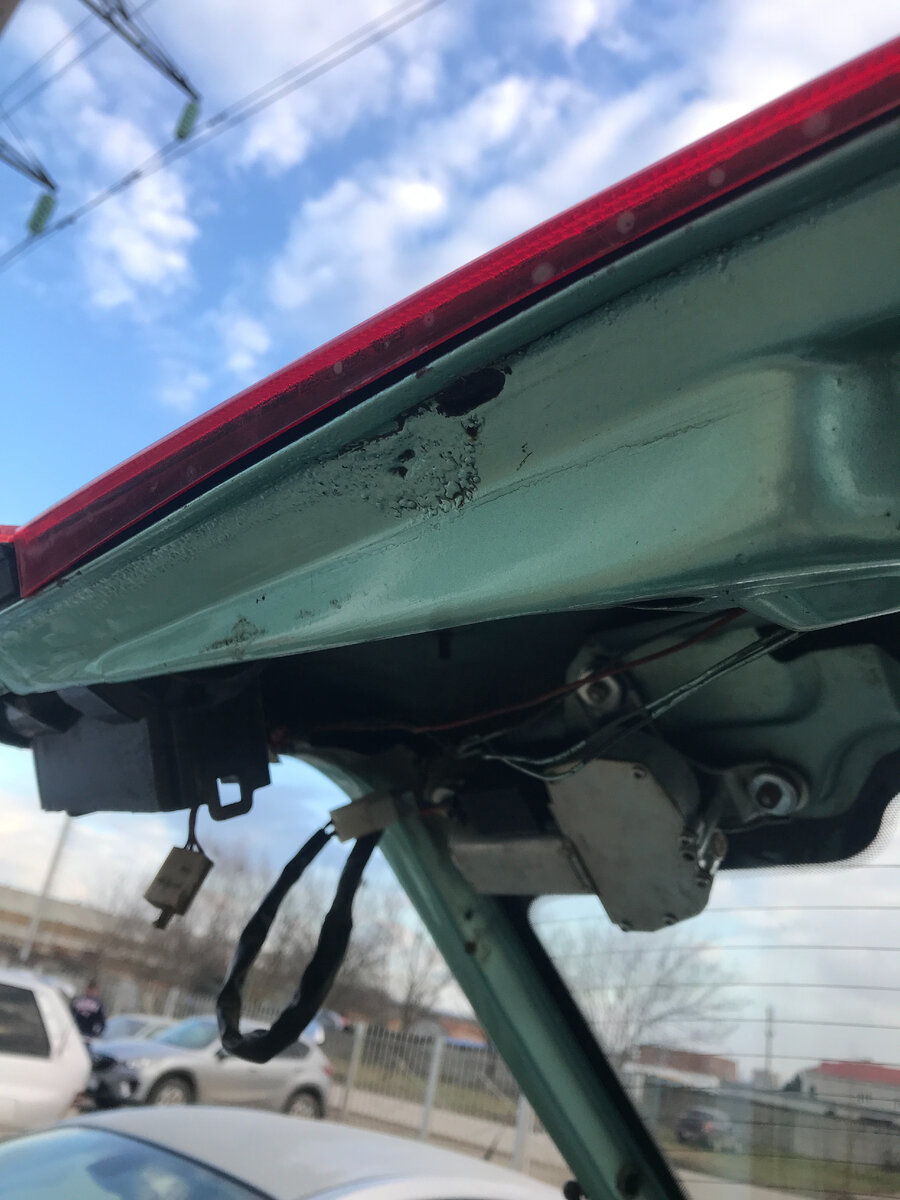 Те самые отверстия. Две фотографии, листайте с помощью стрелок.