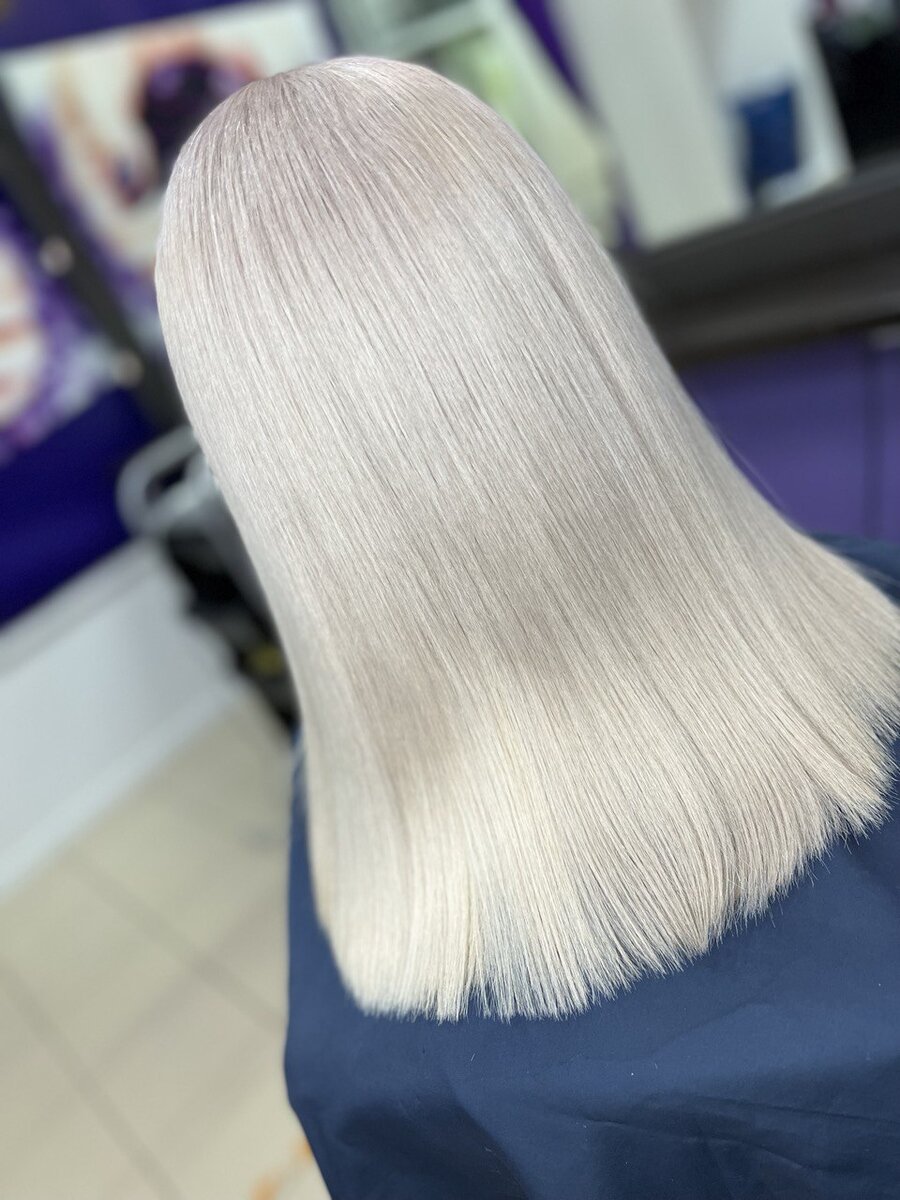 Блонд вид сзади