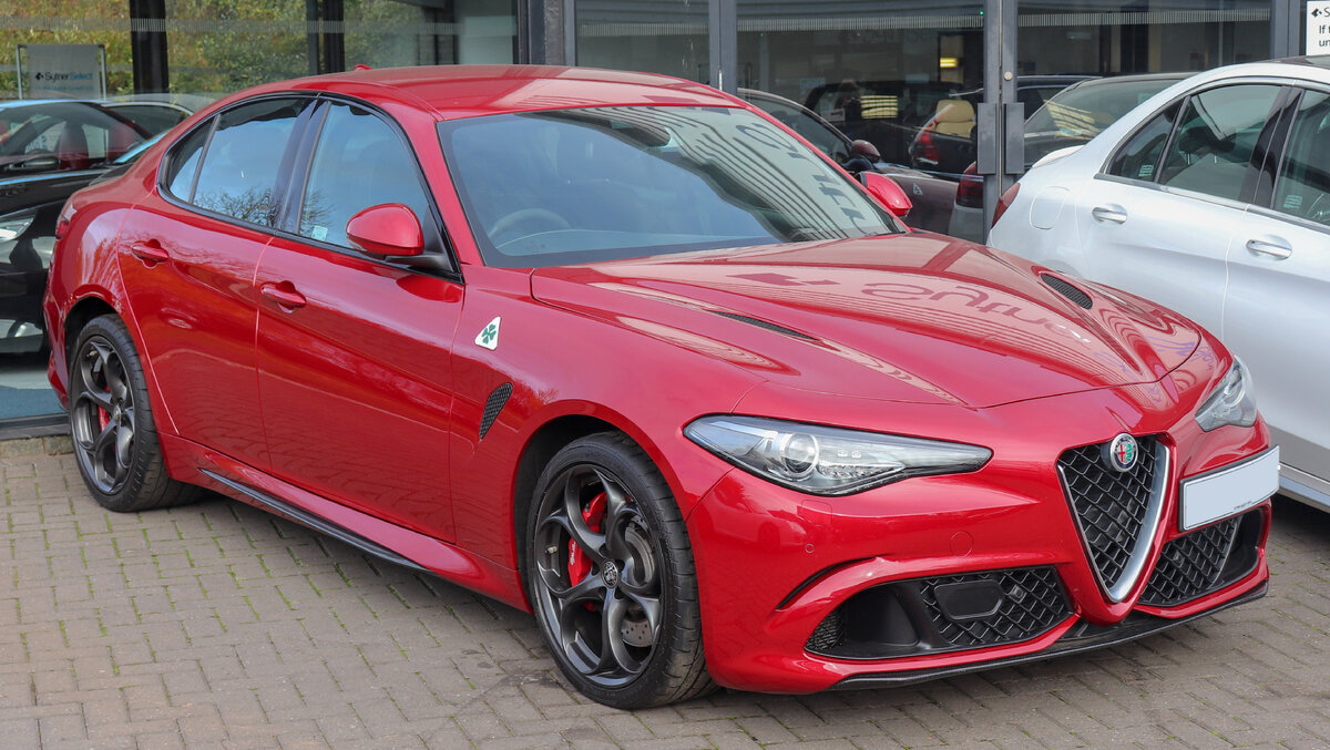 Alfa Romeo Giulia с двигателем от Ferrari (Листай дальше) Wikimedia commons, лицензия Creative Commons Attribution 2.0 Generic изменений нет