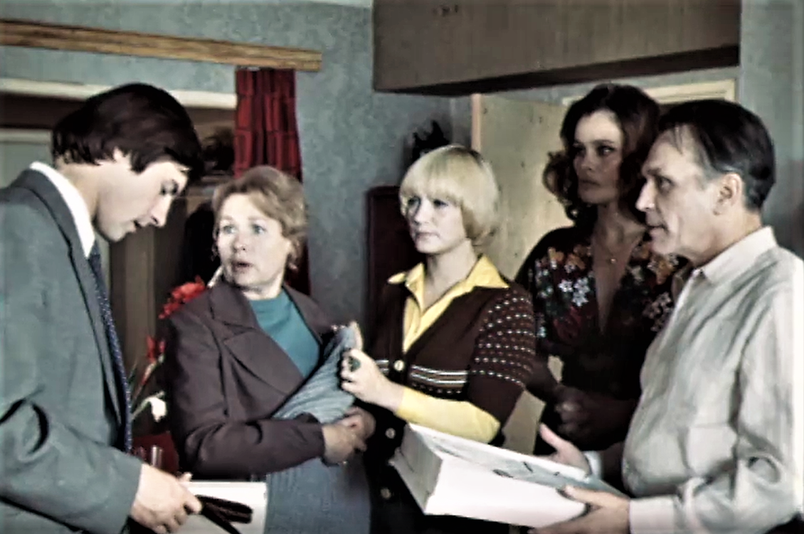Кадр из телефильма "Семья Зацепиных" (1977)