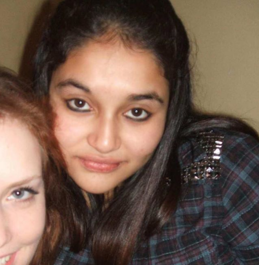 Кортни Холден со своей школьной подругой