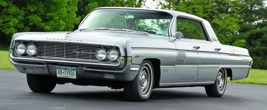 Три поколения заботились об этом оригинальном Oldsmobile Ninety-Eight 1962 года выпуска с малым пробегом.