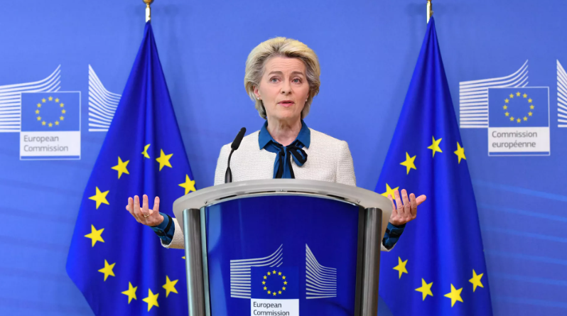 Урсула фон дер Ляйен большая придумщица. Сначала она почти полностью развалила бундесвер, а теперь хочет похоронить всю европейскую энергетику, а вместе с ней и Евросоюз (фото ukraina.ru)