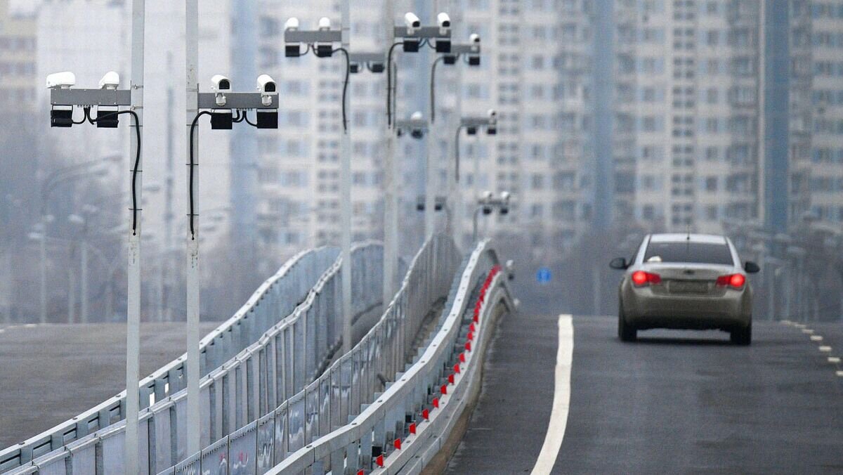    Камеры видеонаблюдения на мосту© РИА Новости / Рамиль Ситдиков