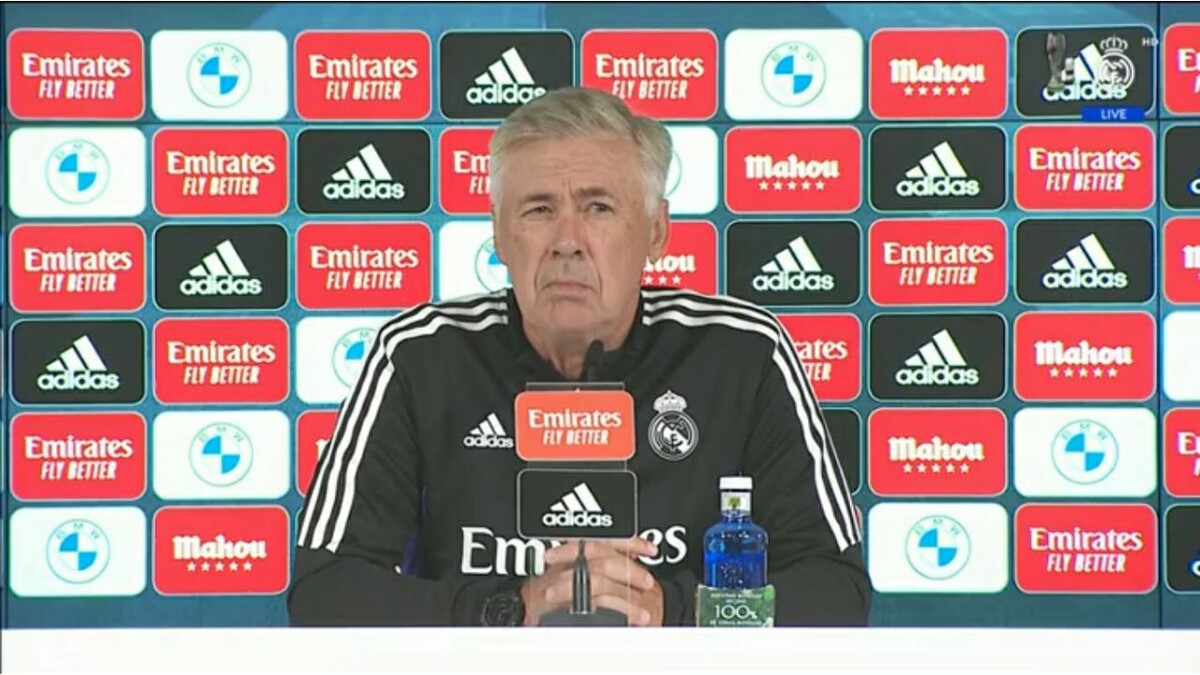 Фото взято из интернета. Карло Анчелотти. Главный тренер мадридского "Реала".