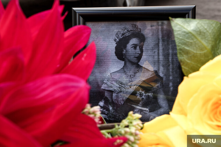    The Mirror: Россию, Белоруссию и Мьянму не пригласили на похороны королевы Великобритании Елизаветы II