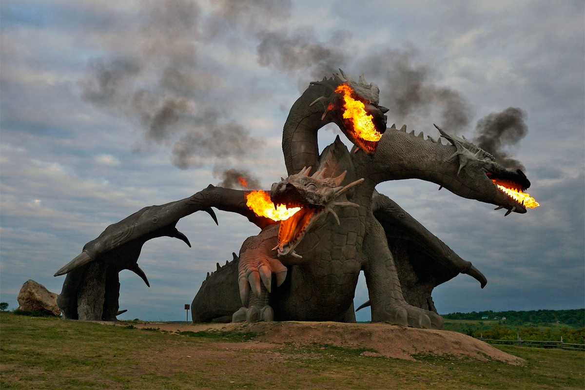 Липецкая область, парк «Кудыкина гора», скульптура Змея Горыныча