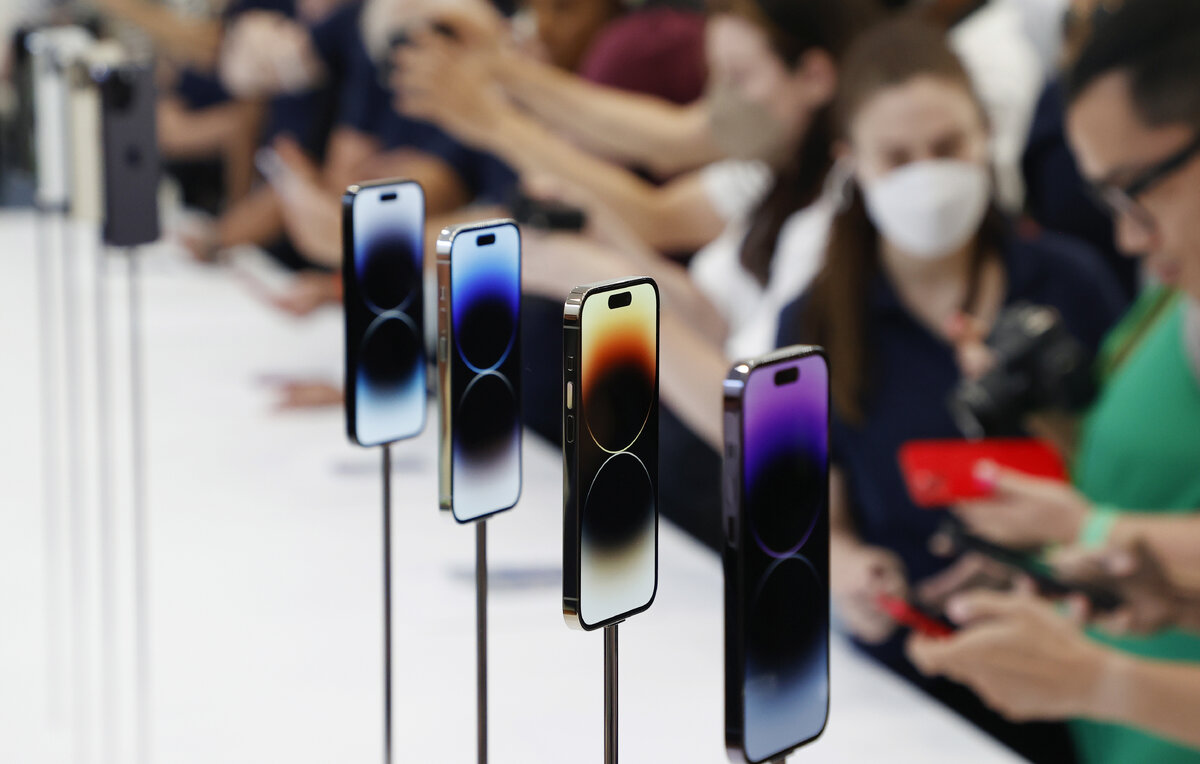    iPhone 14  EPA-EFE/JOHN G. MABANGLO