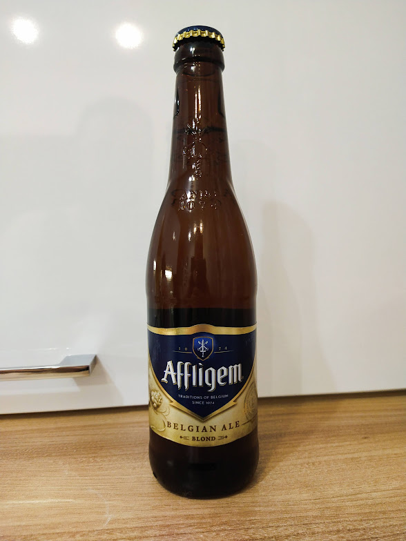 А вот и бутылка!