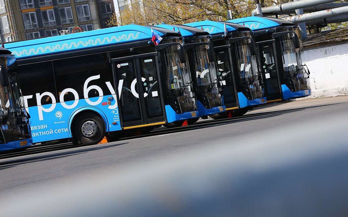    Автобусные парки Москвы: зарплата, фитнес и футбол!