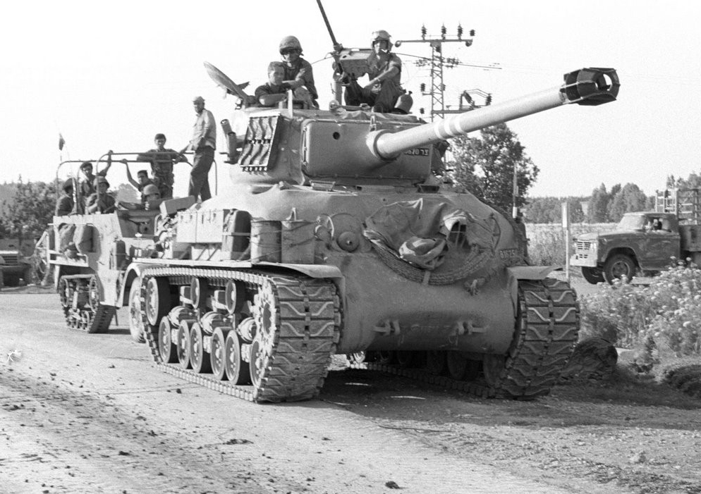 У них тоже были отметки на стволах)