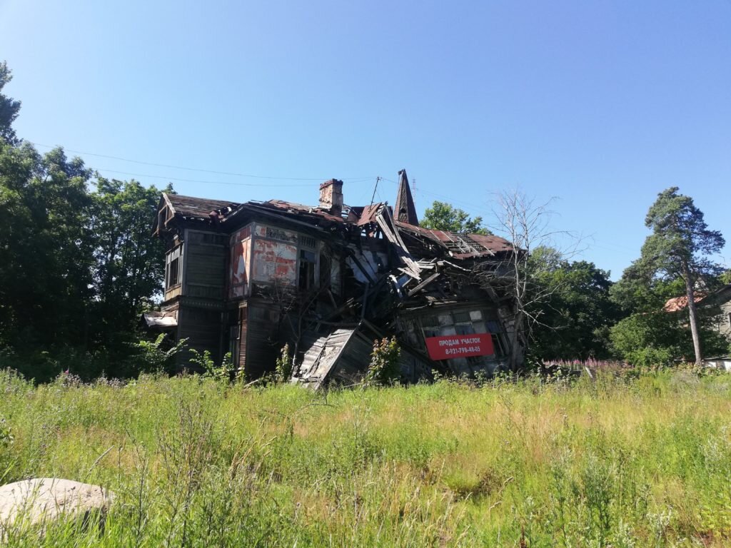 Актуальное состояние объекта культурного наследия - дачи Шауба в Лахте  Фото: kgiop.gov.spb.ru