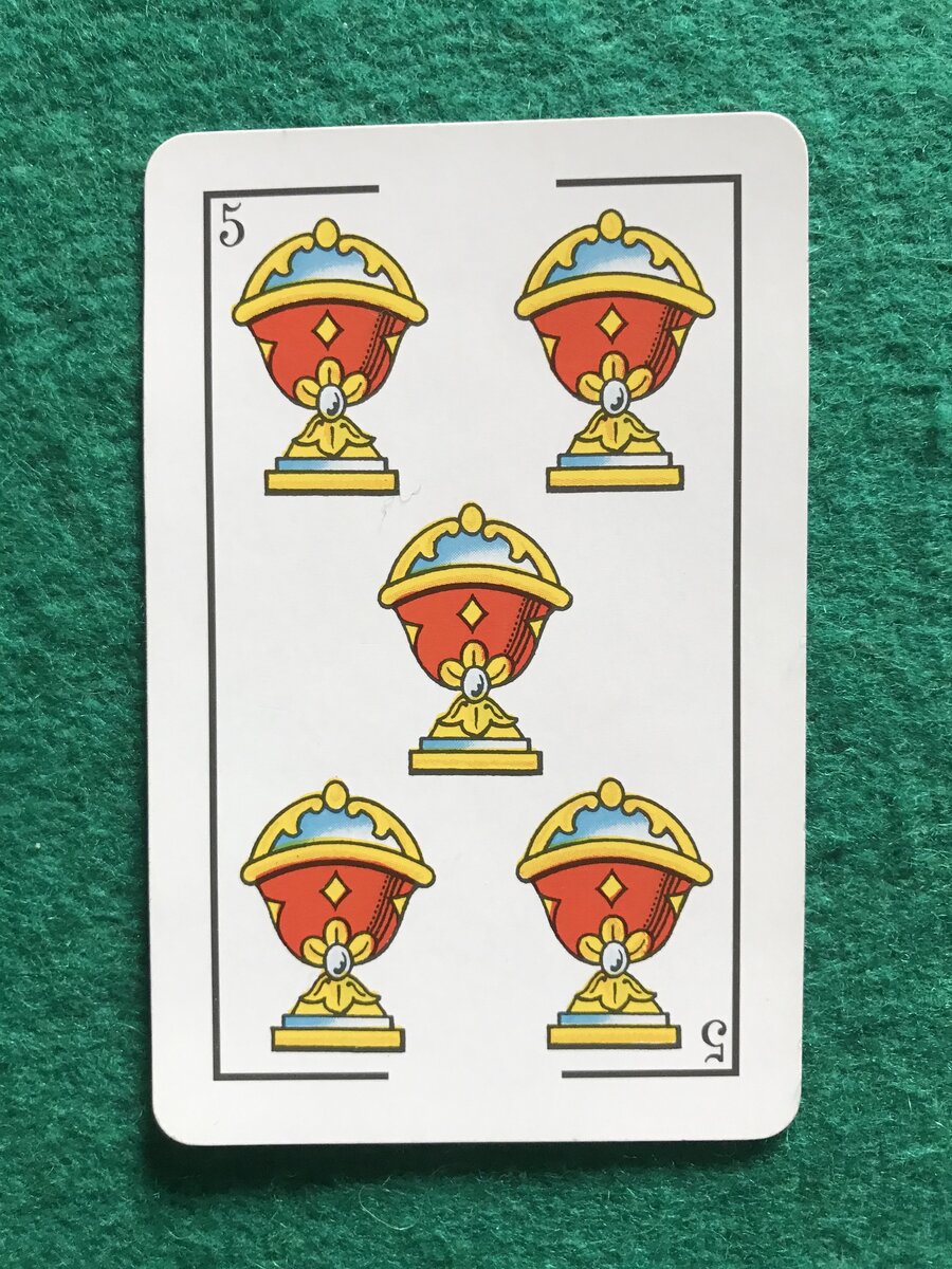 Copas. https://commons.wikimedia.org/wiki/File:Heraclio_Fournier_5_Copas.jpg