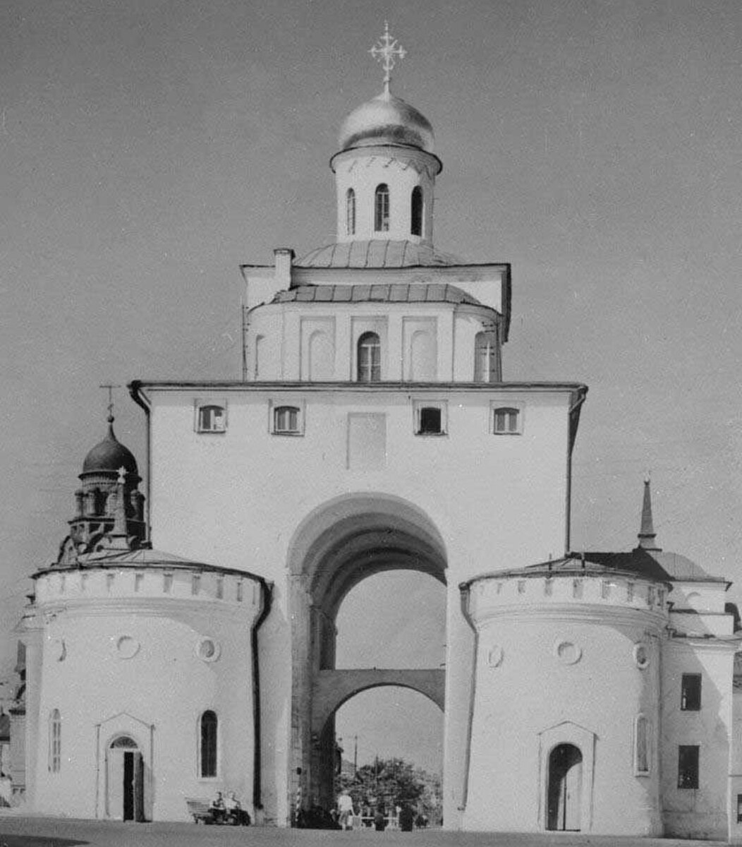 Золотые ворота памятник век. Золотые ворота во Владимире 1158-1164. Золотые ворота во Владимире 12 век.