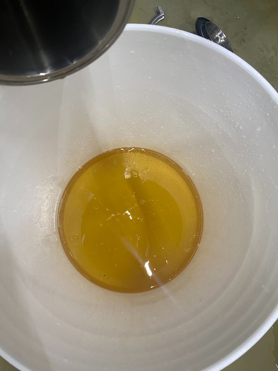 Только что приготовлены инвертный сироп.