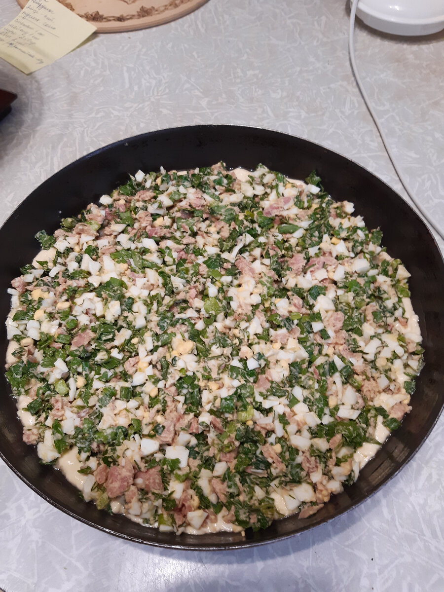 Начинка выложенная поверх теста