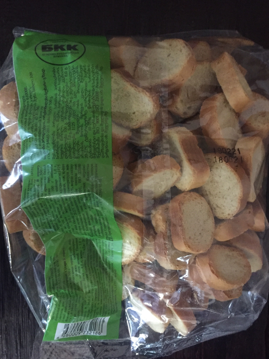 Самый обычный подсушенный хлеб (сухарики)