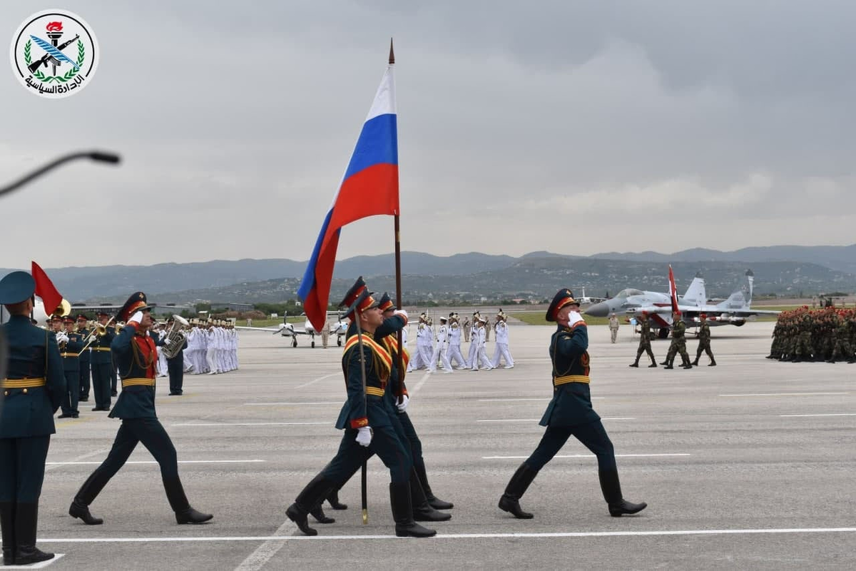Парад российских военных на на авиабазе Хмеймим в Сирии. (mod.gov.sy)