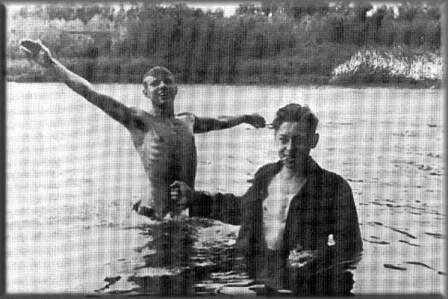 Юрий Гагарин на Волге.