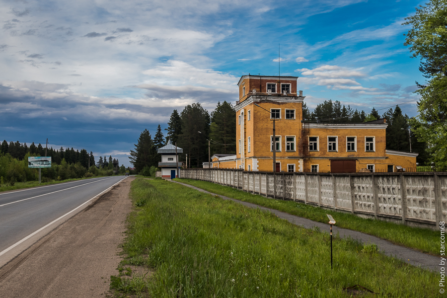 Это комплекс водозабора, подготовки, очистки и хранения воды. Все-таки курорт и водопроводная вода здесь должна быть чистая.