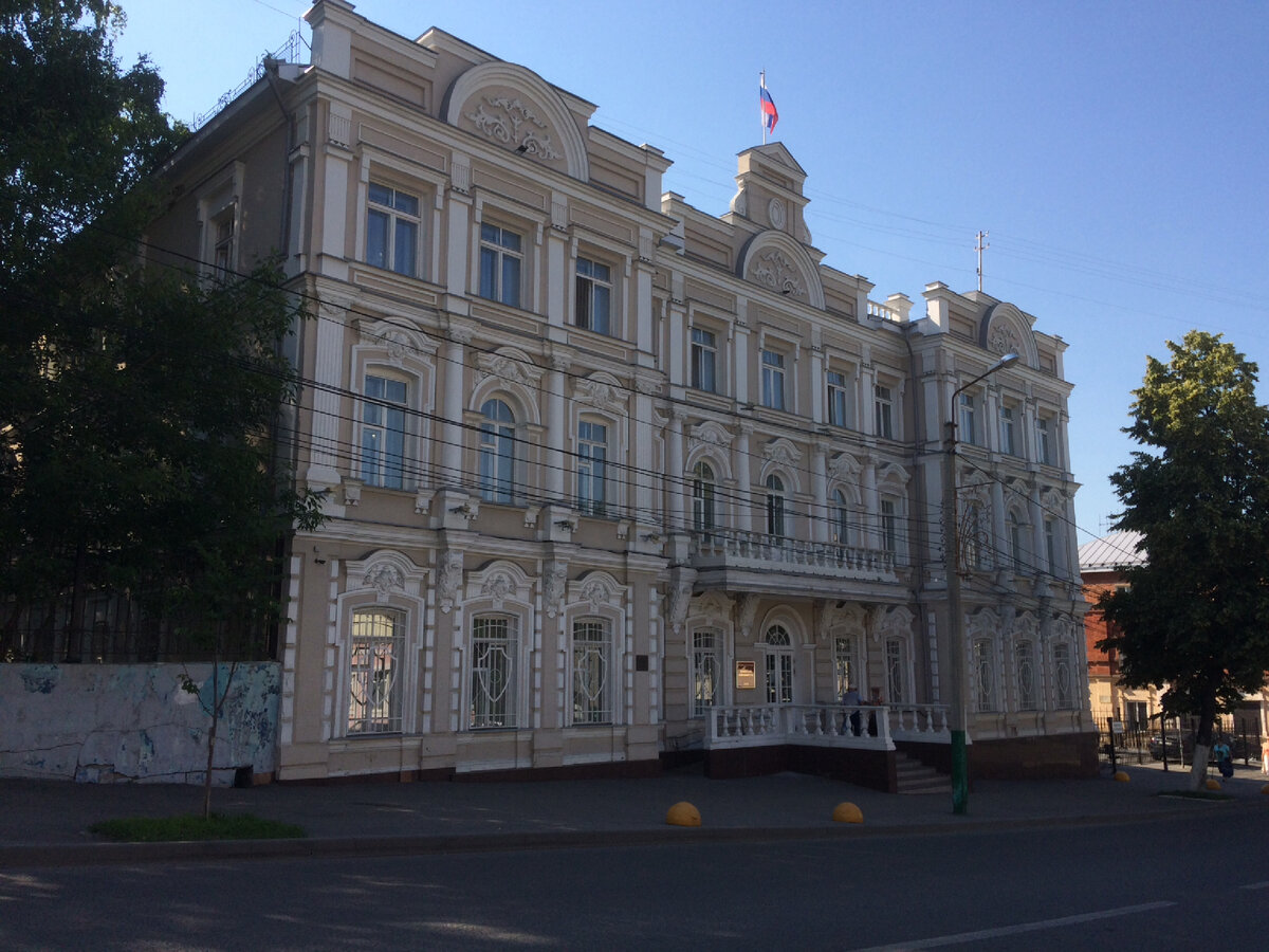 Здание на ул. Володарского, 36. Объект культурного наследия регионального значения. Год постройки 1906. Ныне Ленинский районный суд. Фото автора.