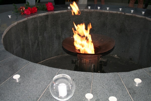 Свеча памяти. Фото nduma.ru