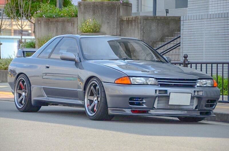 На фото: Nissan Skyline GT-R R32