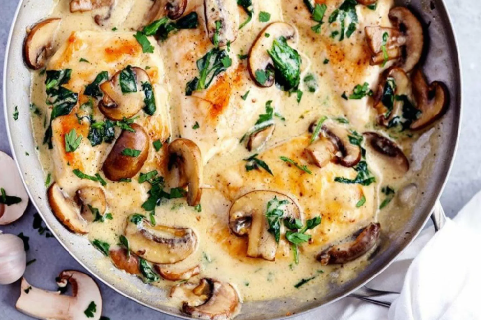 грибы шампиньоны сметанном соусе. феттучини 103. паста с шампиньонами в сливочном соусе с сыром. тефтельки в сливочном соусе. эскалоп с шампиньонами.