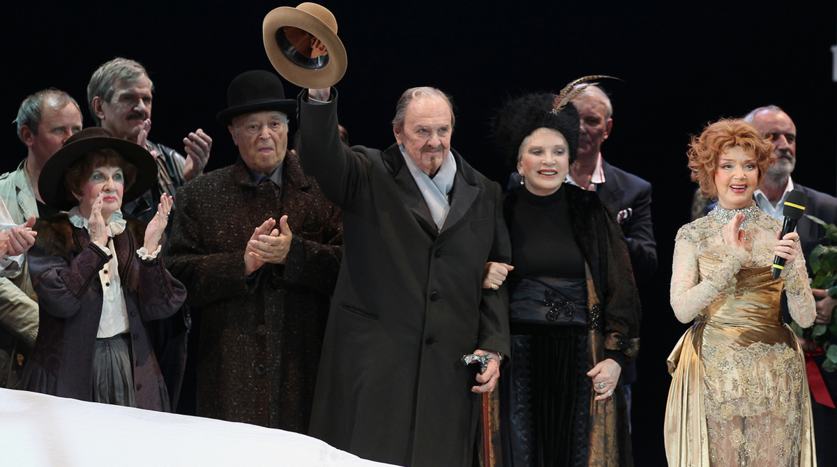 Пристань спектакль театра вахтангова. После премьеры спектакля. После премьеры спектакля. Люди ламанчи свободное пространство. Театр мост актерский состав.