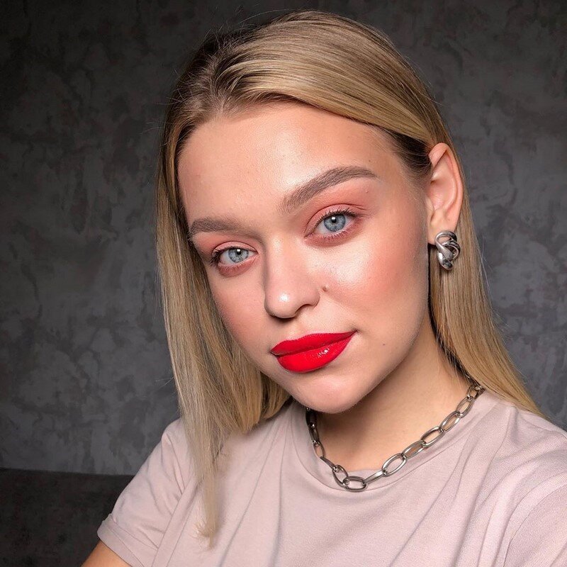 Какой повседневный макияж в моде? Раскроем все новинки мейкапа на каждый день в нашем списке топ-10 трендов повседневного макияжа 2022-2023.