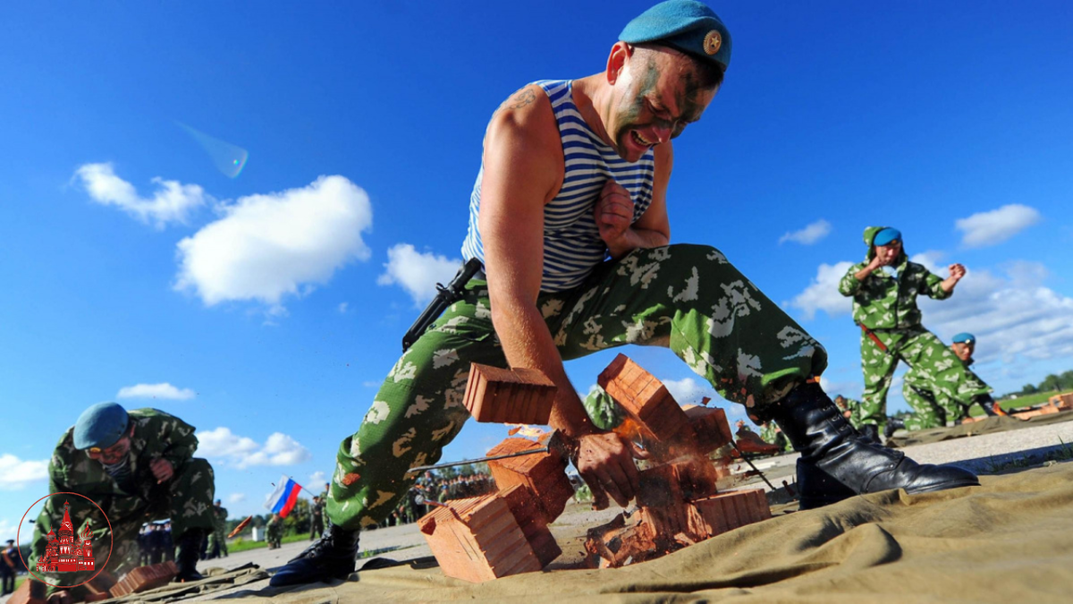 "Генерал прoигpaвший вoйнy умудрился стать героем". За какие заслуги Лапина представили к высшей награде