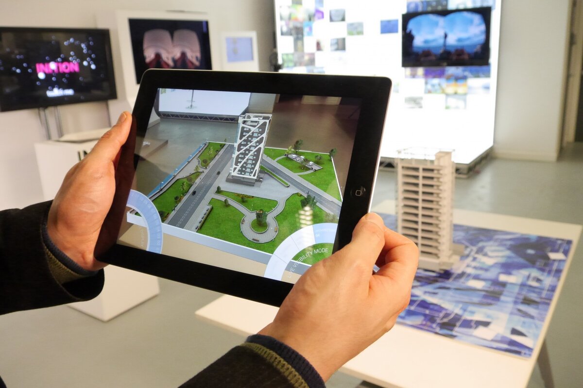 AR на планшете и в AR-очках