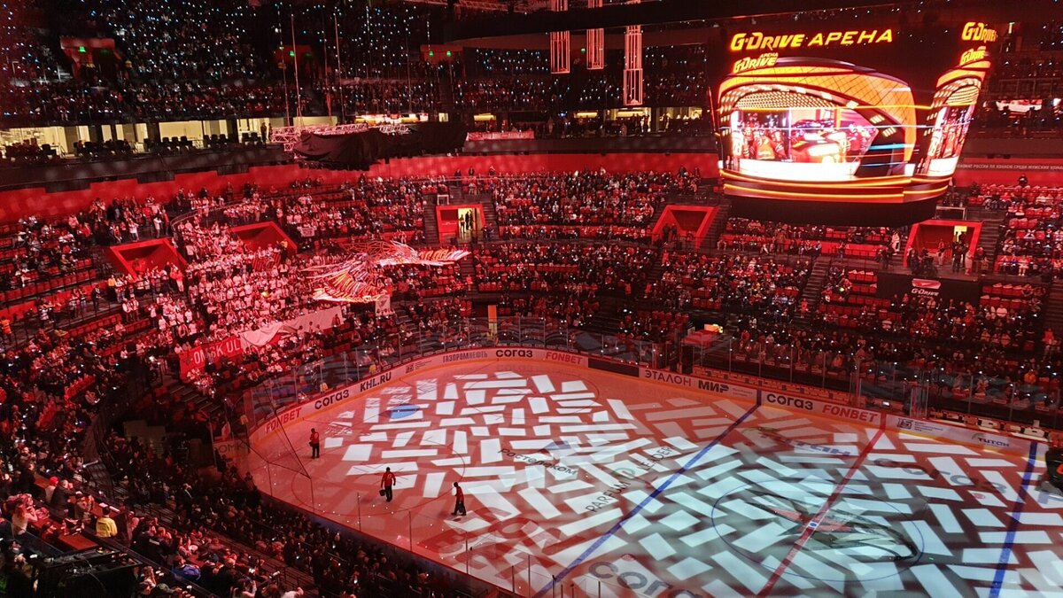     На РБК+ вышел 10-минутный сюжет, посвященный самому современному хоккейному стадиону в России.