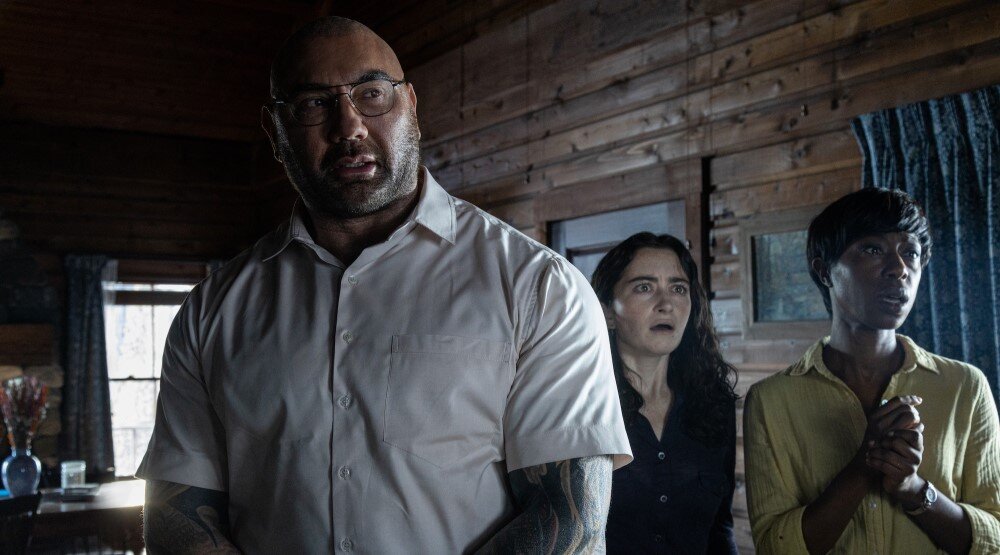     Кадр из фильма «Стук в дверь» (2023)