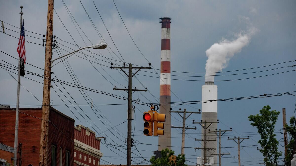    Угольная электростанция в Чесвике, штат Пенсильвания © AFP 2022 / Getty Images North America / Jeff Swensen