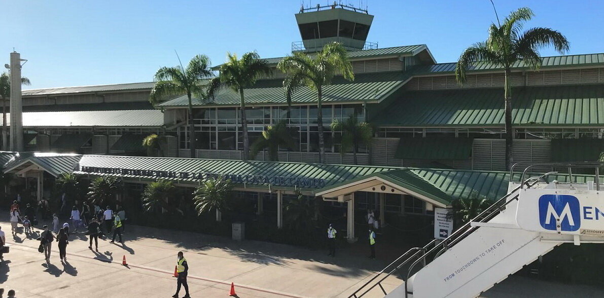 Путь от самолёта в аэропорт