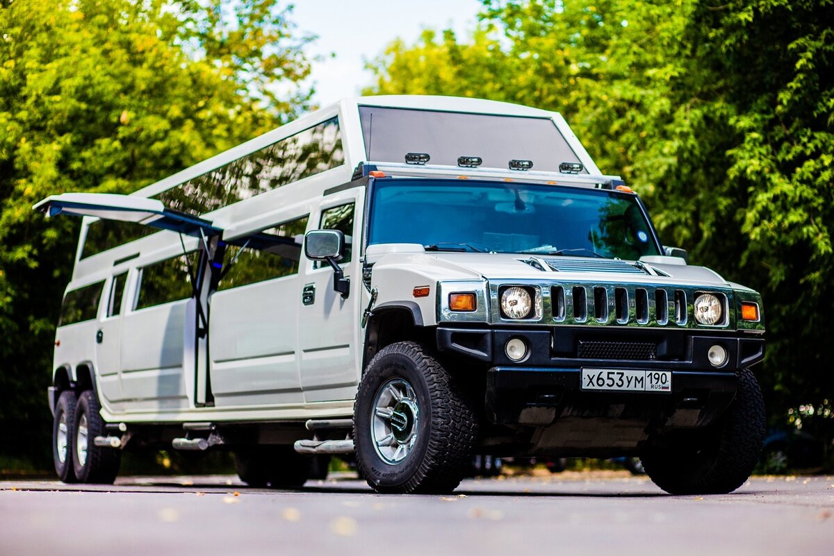 Лимузин Hummer С высокой крышей