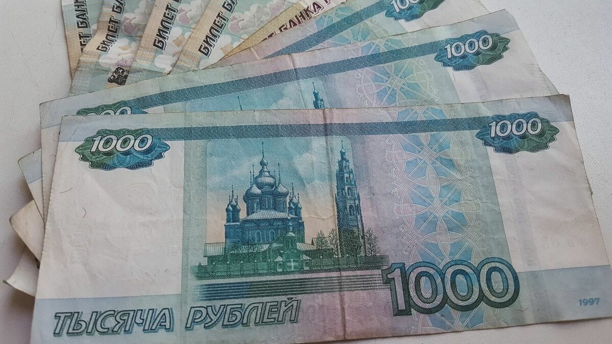     Президент РФ Владимир путин потребовал добиться заметного повышения доходов россиян от властей всех уровней, сообщают федеральные СМИ.